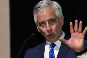 García Linera desmiente acusaciones de Flores