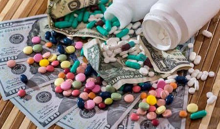 Industria farmacéutica boliviana afectada por la falta de dólares