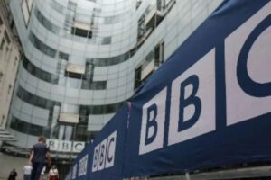 Escándalo en la BBC por presentador suspendido