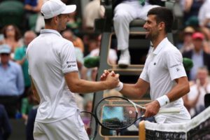 Djokovic avanza a cuartos de final de Wimbledon