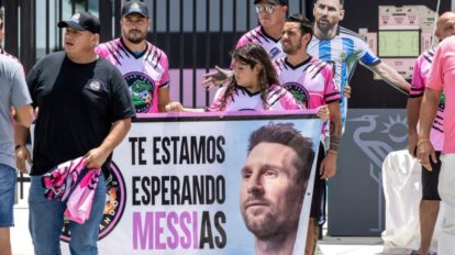 Hinchas del Inter de Miami esperan a Messi para su firma con el club
