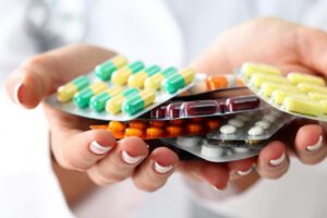 Gobierno compra medicamentos prohibidos