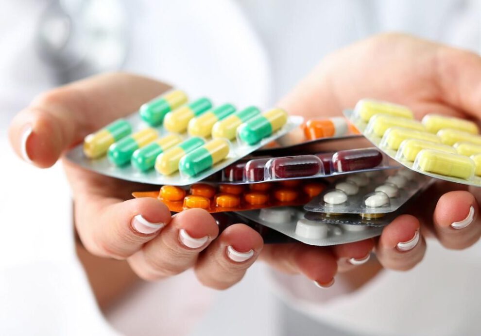 Gobierno compra medicamentos prohibidos
