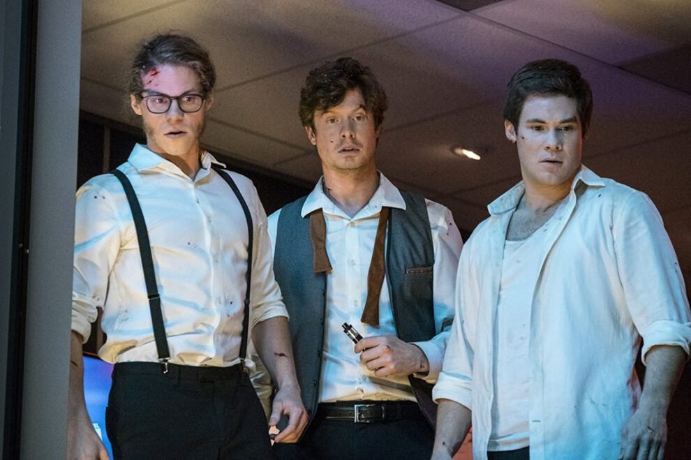 Adam Devine discute cómo las películas de Marvel cambiaron las expectativas del público