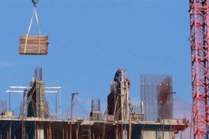 Escasez de dólares en construcción afecta proyectos de infraestructura