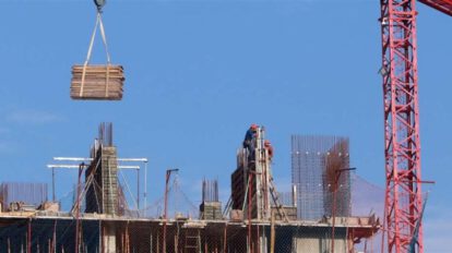 Escasez de dólares en construcción afecta proyectos de infraestructura