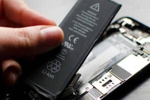 La UE exigirá que las baterías de teléfonos y ordenadores sean extraíbles
