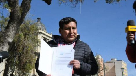 Diálogo en Apdhb entre Edgar Salazar y Amparo Carvajal