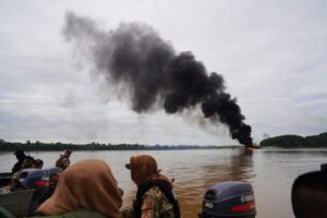 Desmantelan red ilegal de extracción de oro en río Madre de Dios