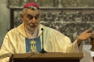 Monseñor Sergio Gualberti pide ayuda a la Virgen del Carmen
