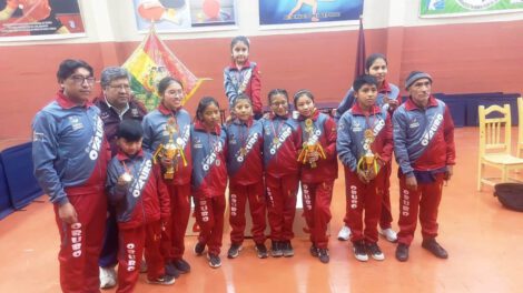 Torneo nacional de tenis de mesa en Oruro