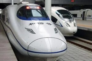 Tren bala chino alcanzando 453 kilómetros por hora