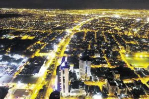tecnología LED para iluminar municipios y ahorrar en facturas eléctricas