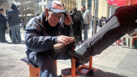 Lustradores de Oruro celebran 86 años dedicados a dar brillo al andar de la ciudadanía