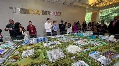 Ingenieros bolivianos regresan de China con conocimientos clave para industrializar el litio