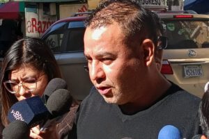 El diputado evista Ányelo Céspedes defiende el programa estatal de Evo Morales