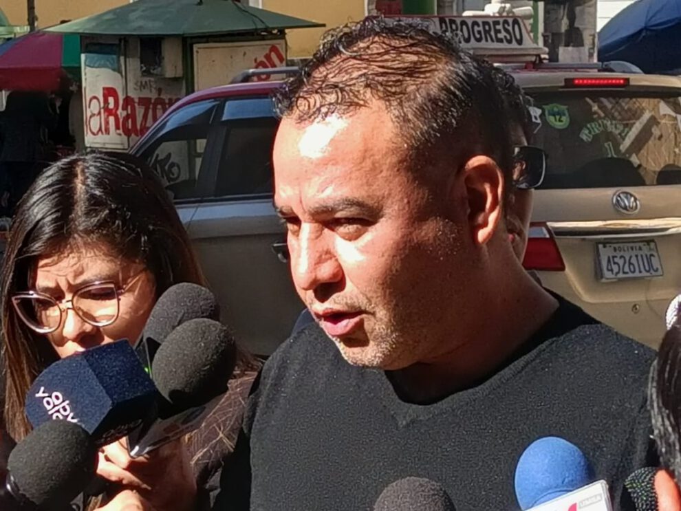 El diputado evista Ányelo Céspedes defiende el programa estatal de Evo Morales
