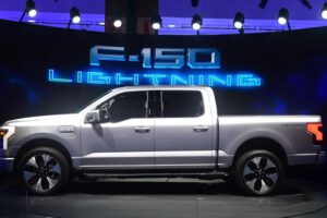 Ford F-150 Lightning rebaja precios para competir con Tesla