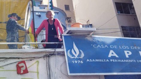 Amparo Carvajal en la terraza de la APDHB