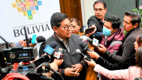 El ministro de Educación, Edgar Pary, ratifica el retorno a clases