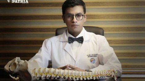 Igor Gonzalo Toco Olivares, neurocirujano destacado en Bolivia