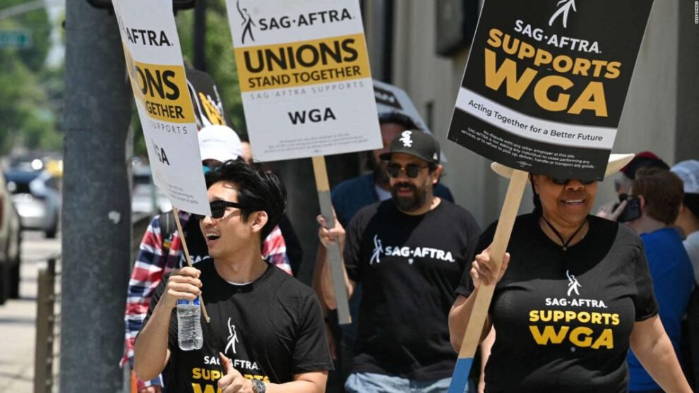 Huelga en Hollywood afectaría Broadway y giras por EE.UU