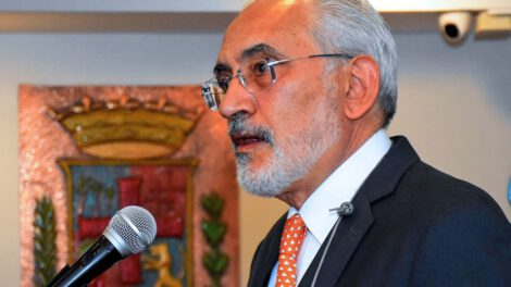 Carlos Mesa exige retirar a los usurpadores de la Apdhb