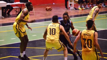 Carl A-Z vs CAN en los playoffs de la Libobasquet