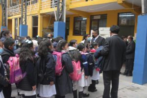 Vuelta a clases en Bolivia con horario de invierno ampliado