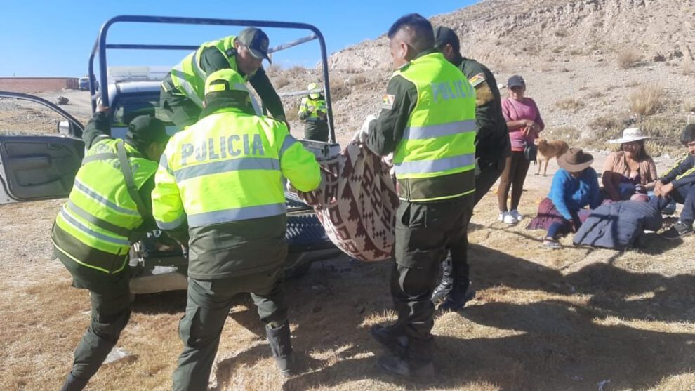Vuelco de tonel deja un menor fallecido y cinco heridos
