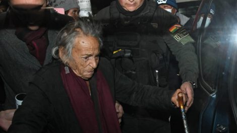 Amparo Carvajal demuestra valentía a pesar del hostigamiento