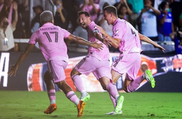 Messi deslumbra con un doblete y asistencias en su debut con el Inter de Miami
