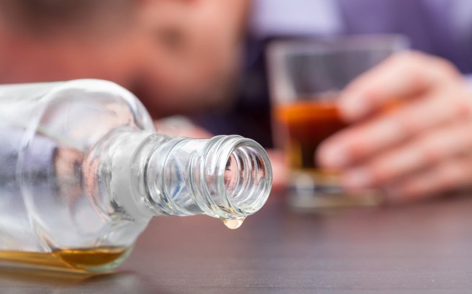 Bebidas alcohólicas adulteradas y sus peligros para la salud