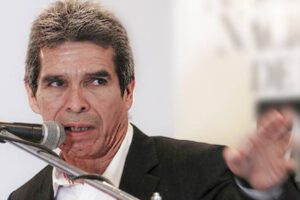 Periodista amenazado por cubrir avioneta con droga