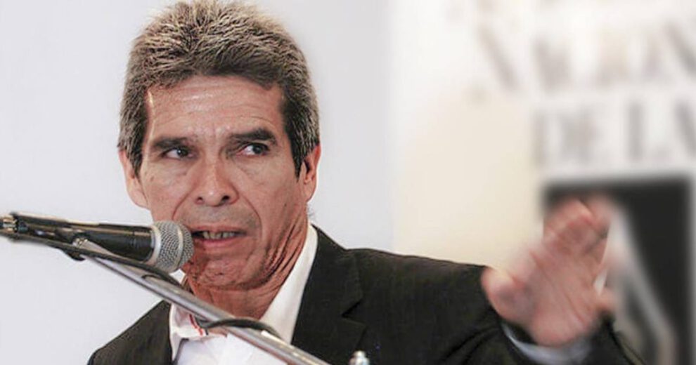 Periodista amenazado por cubrir avioneta con droga