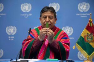 Desclasificación de la hoja de coca por David Choquehuanca y Alicia Bárcena