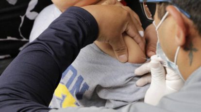 vacunación contra coqueluche en Santa Cruz