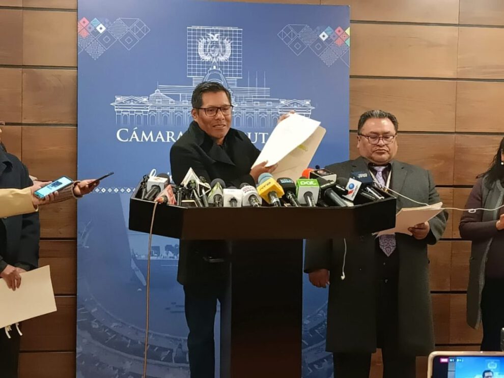 Sentencia del TCP genera controversia política en Bolivia