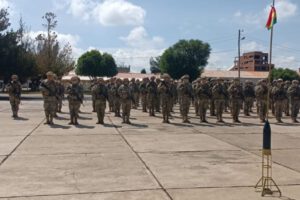 Capacitación militar anti-contrabando en Bolivia