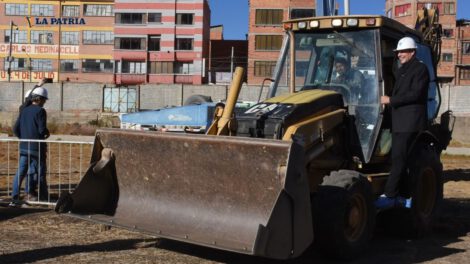 Construcción del nuevo estadio Bolívar en Tembladerani