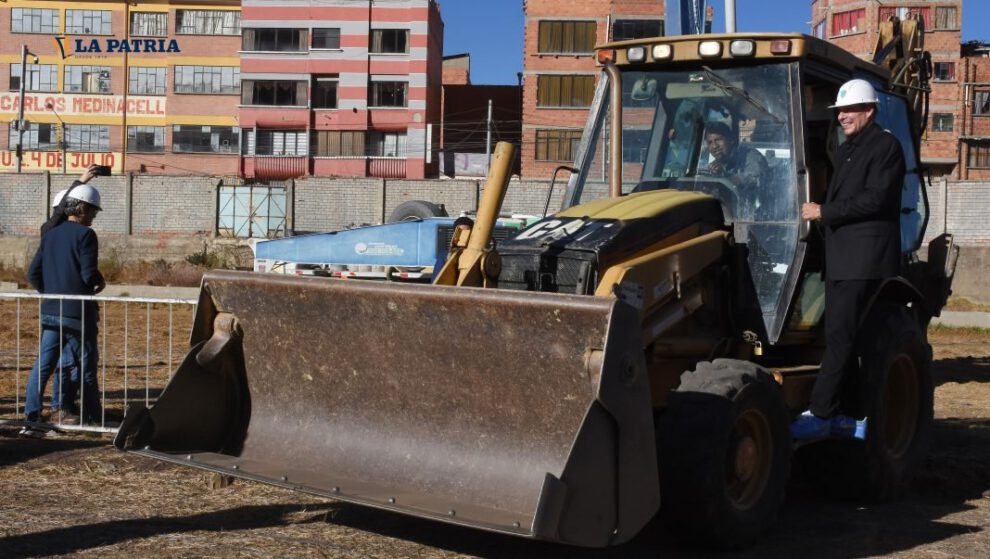 Construcción del nuevo estadio Bolívar en Tembladerani
