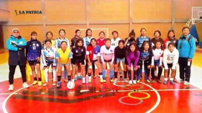 El combinado orureño listo para enfrentar a la selección de Poopó en el futsal Sub-17 damas