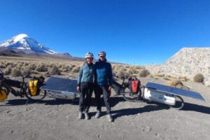 Turistas en el Parque Nacional Sajama