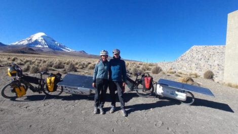 Turistas en el Parque Nacional Sajama
