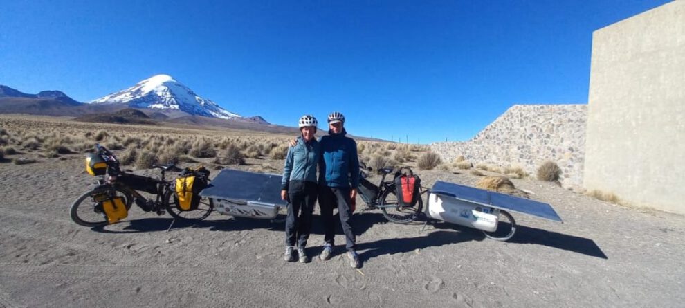 Turistas en el Parque Nacional Sajama
