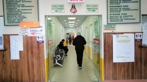 Atención médica durante feriado nacional en CNS Oruro