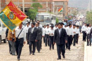 Progreso y unidad para el país en el aniversario de Bolivia