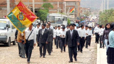 Progreso y unidad para el país en el aniversario de Bolivia