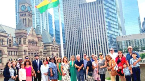 Homenaje patriótico en Toronto por ciudadanos bolivianos