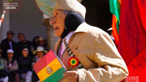 Desfile por la Patria en Oruro